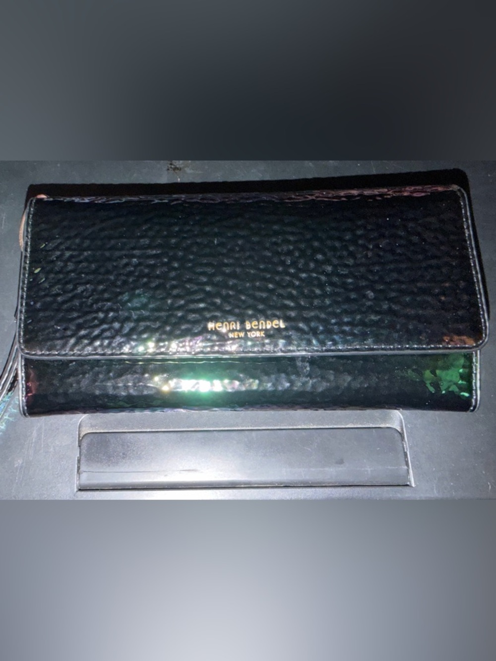 Henri Bendel NWOT Iridescent Petrol Textured Leather Wallet - Picture 2 of 4
